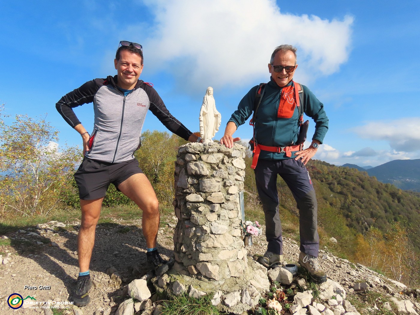 38 Alla bella Madonnina del Costone che con lo zoom vediamo da casa.JPG